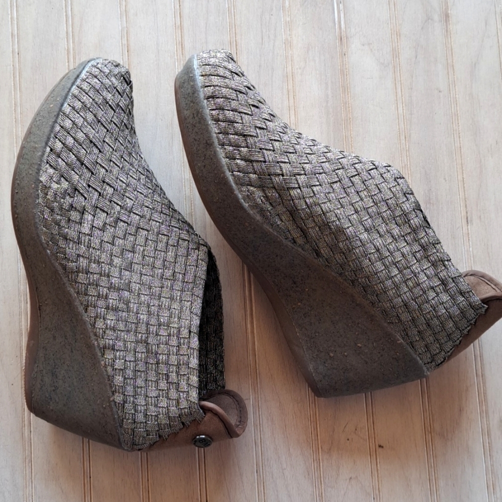 Bernie Mev Gem FUN Woven Bronze Metallic Stretch Wedge Platform Ankle Booties